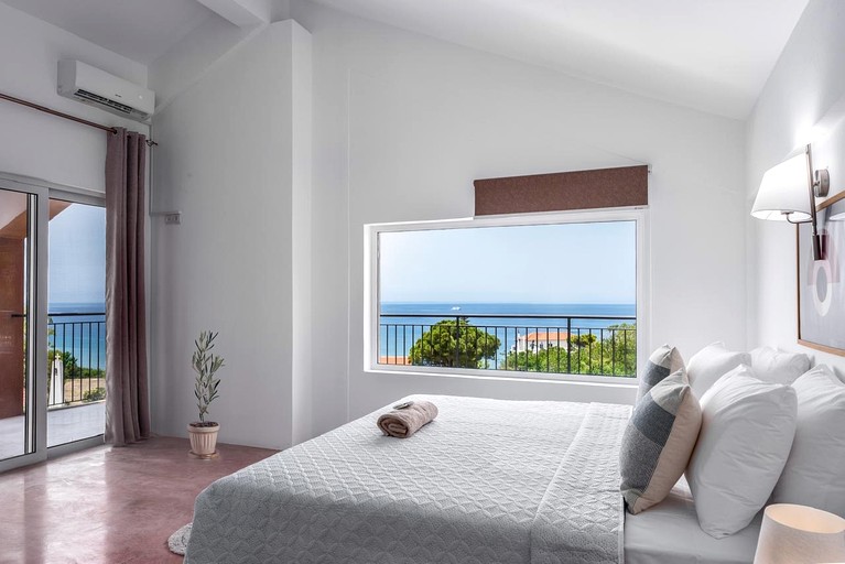 Vacation Rentals (Greece, Tragaki, Zakynthos)