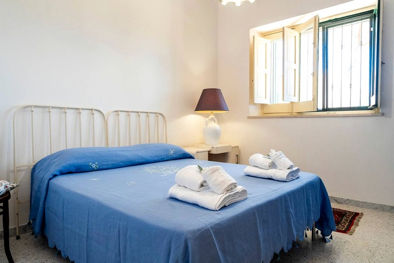 Vacation Rentals (Italy, --, --)