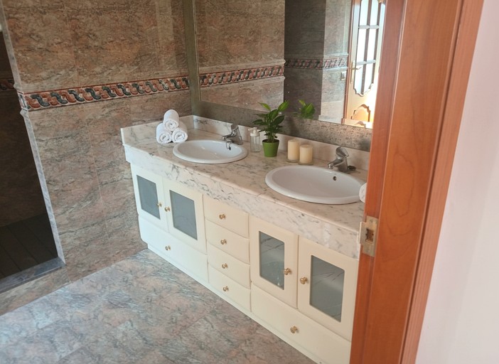 Vacation Rentals (Spain, --, --)