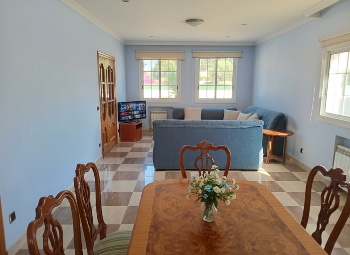 Vacation Rentals (Spain, --, --)