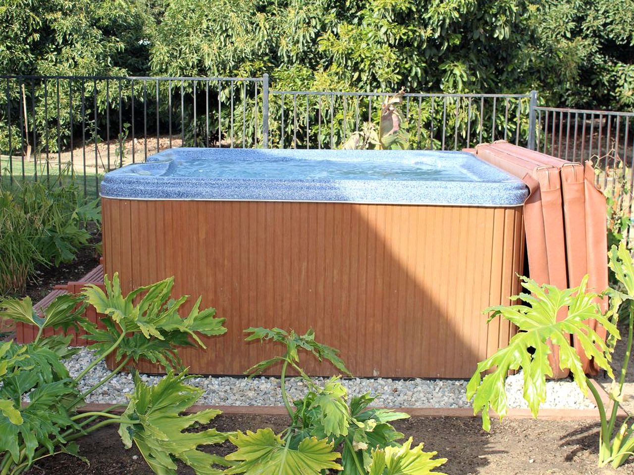 Romantic and Relaxing Villa Retreat with a Jacuzzi near Somis, California