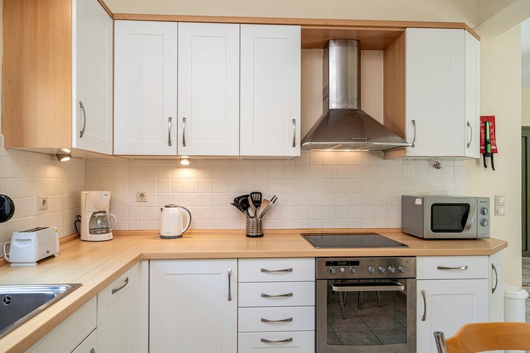 Vacation Rentals (Greece, --, --)