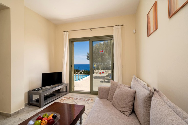 Vacation Rentals (Greece, --, --)