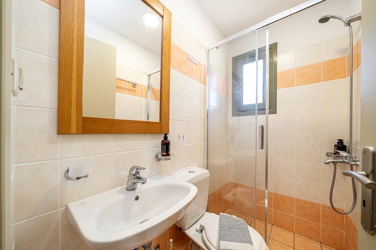 Vacation Rentals (Greece, --, --)