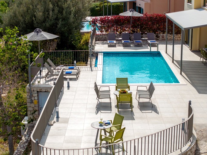 Vacation Rentals (Greece, --, --)