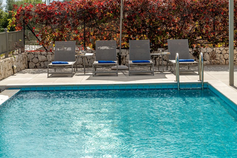 Vacation Rentals (Greece, --, --)