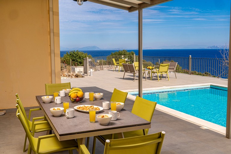 Vacation Rentals (Greece, --, --)