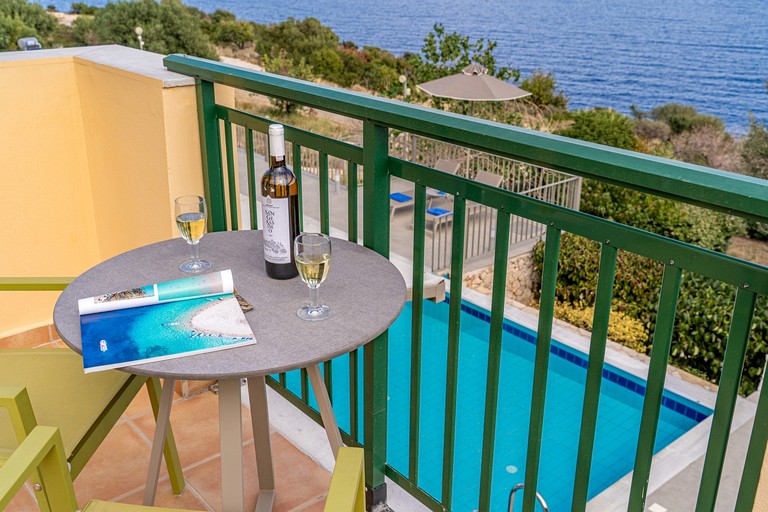 Vacation Rentals (Greece, --, --)