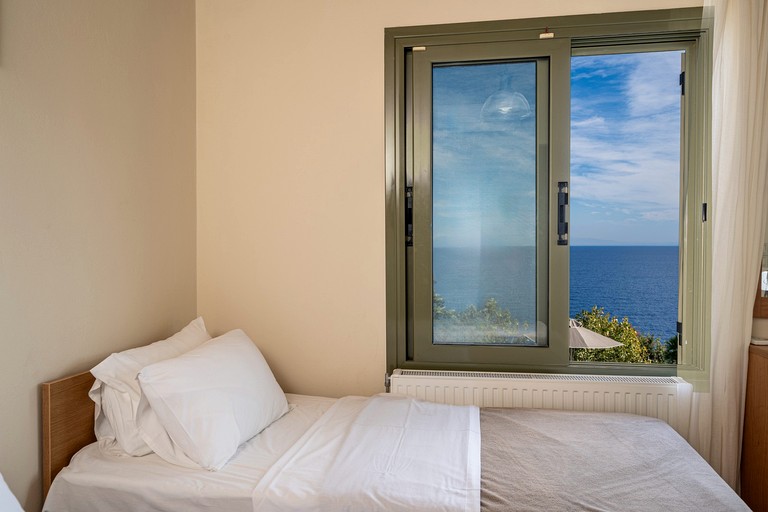 Vacation Rentals (Greece, --, --)