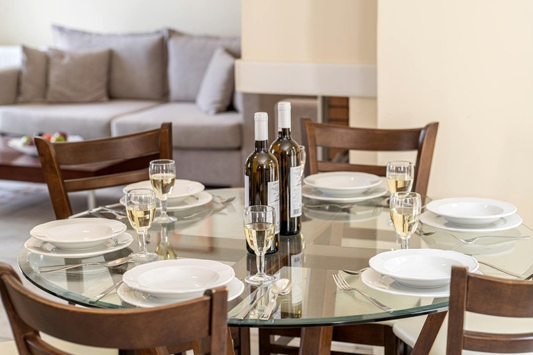 Vacation Rentals (Greece, --, --)
