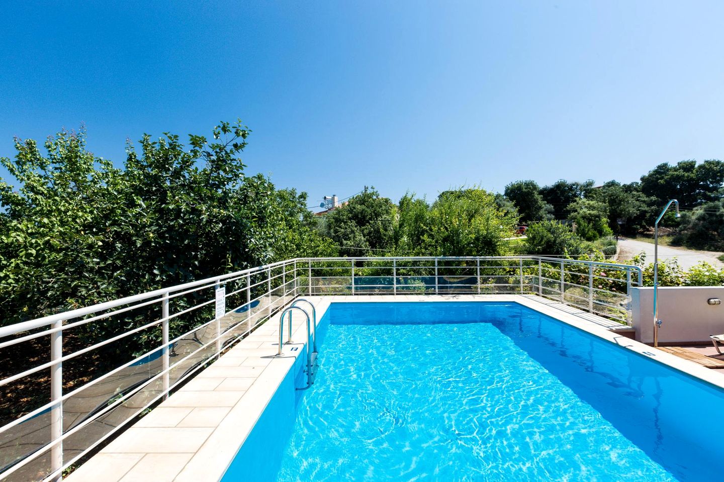 Peaceful Villa Retreat with Private Pool and Garden near Local Eateries in Prines, Crete