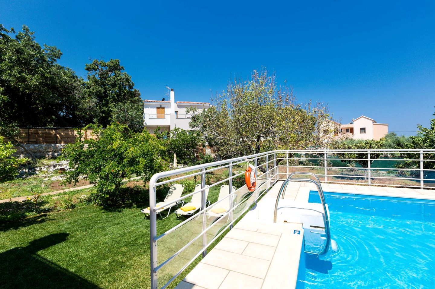 Peaceful Villa Retreat with Private Pool and Garden near Local Eateries in Prines, Crete