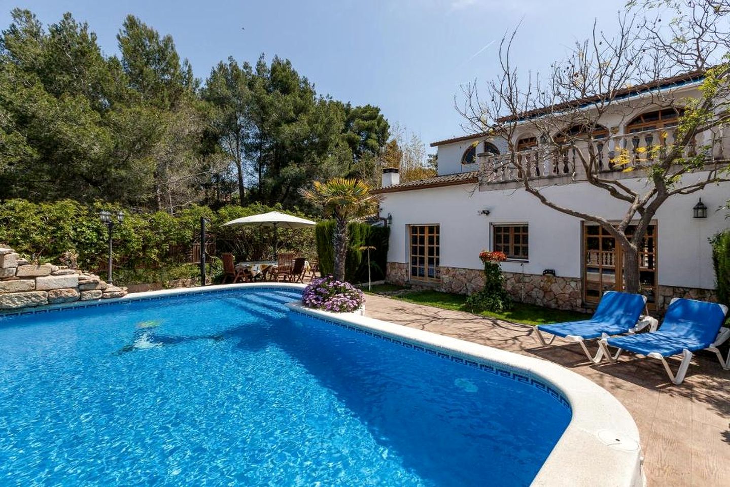 Beautiful Villa with Incredible Amenities for a Peaceful Family Getaway in Rocallisa, Spain