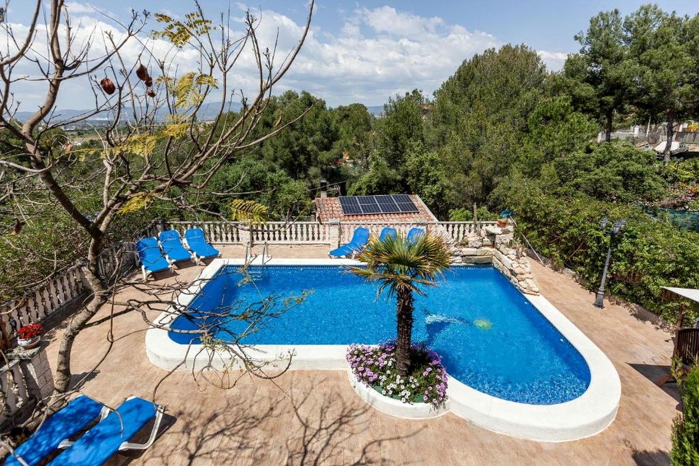Beautiful Villa with Incredible Amenities for a Peaceful Family Getaway in Rocallisa, Spain