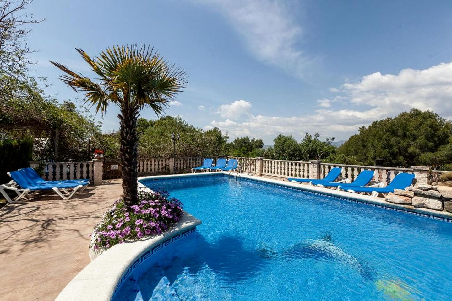 Beautiful Villa with Incredible Amenities for a Peaceful Family Getaway in Rocallisa, Spain