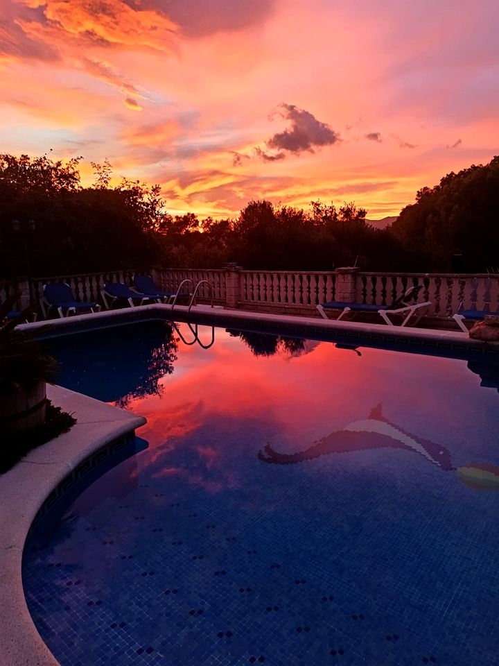 Beautiful Villa with Incredible Amenities for a Peaceful Family Getaway in Rocallisa, Spain