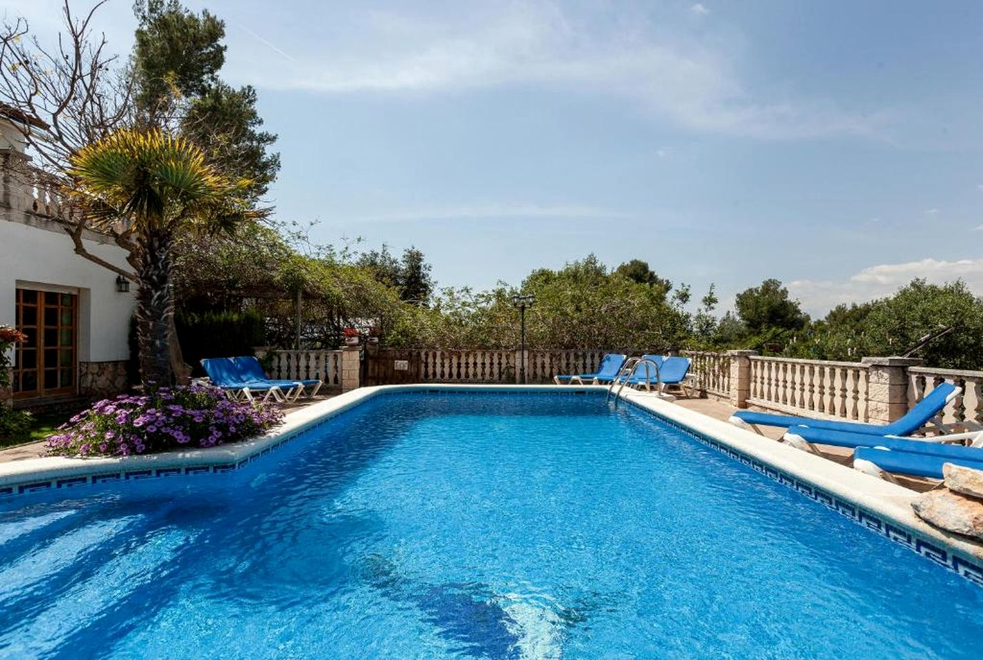 Beautiful Villa with Incredible Amenities for a Peaceful Family Getaway in Rocallisa, Spain