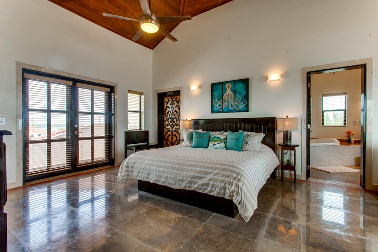 Vacation Rentals (Belize, Belize City, Belize District)