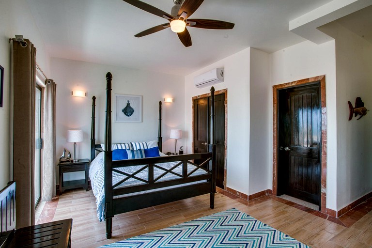 Vacation Rentals (Belize, Belize City, Belize District)