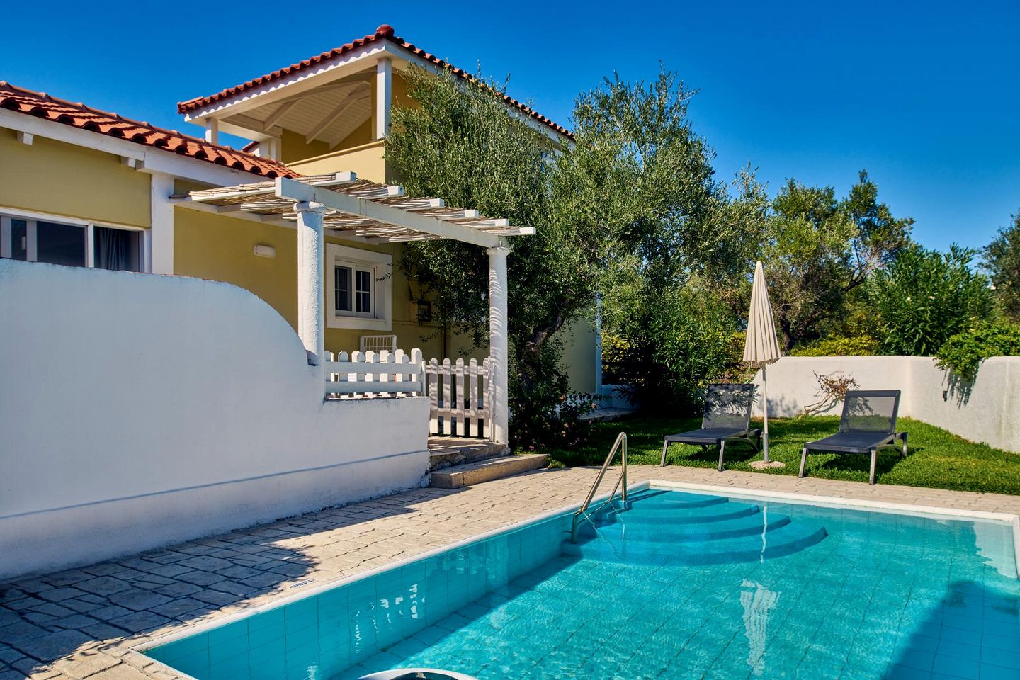 Charming Villa with Private Pool and Furnished Balcony near the Beach in Periyali, Zakynthos