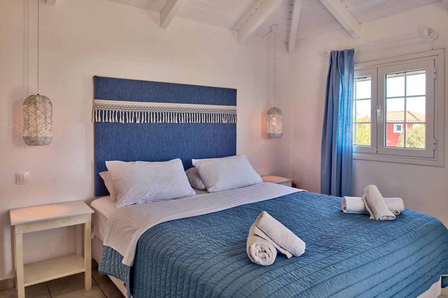 Charming Villa with Private Pool and Furnished Balcony near the Beach in Periyali, Zakynthos