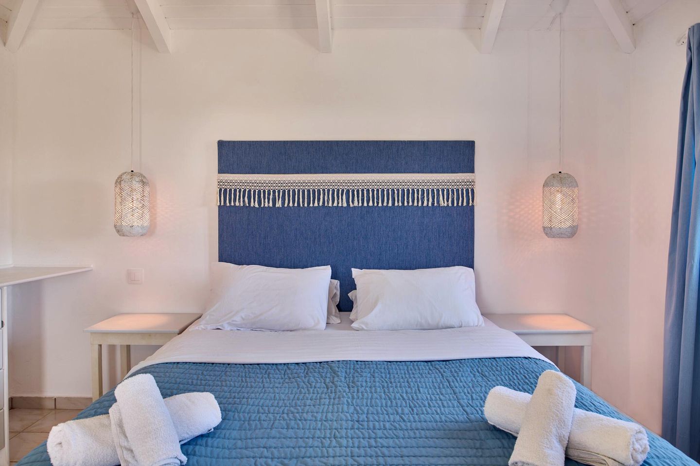 Charming Villa with Private Pool and Furnished Balcony near the Beach in Periyali, Zakynthos