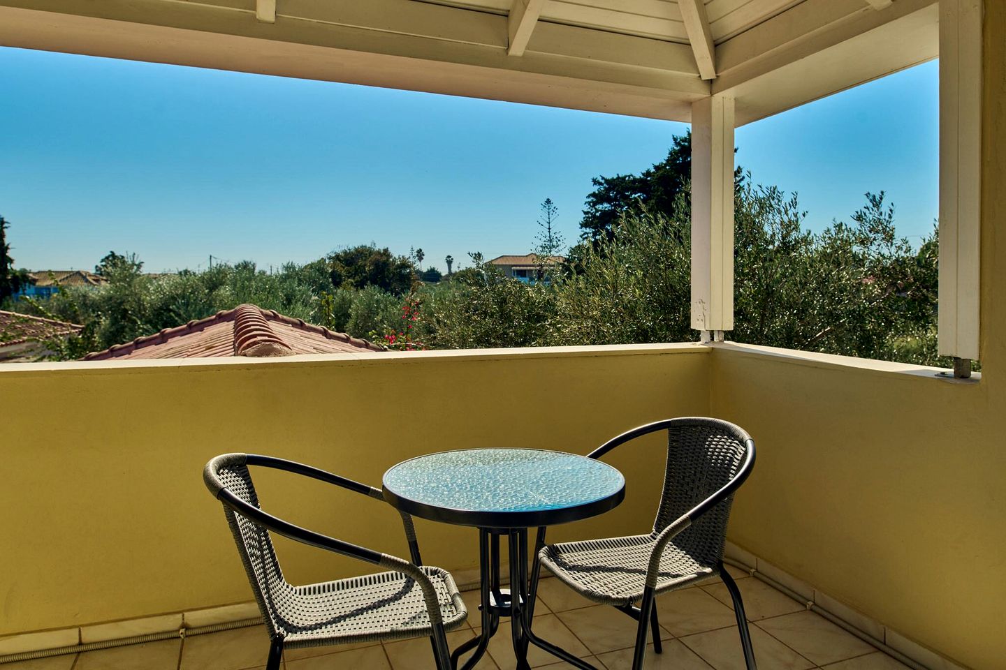 Charming Villa with Private Pool and Furnished Balcony near the Beach in Periyali, Zakynthos