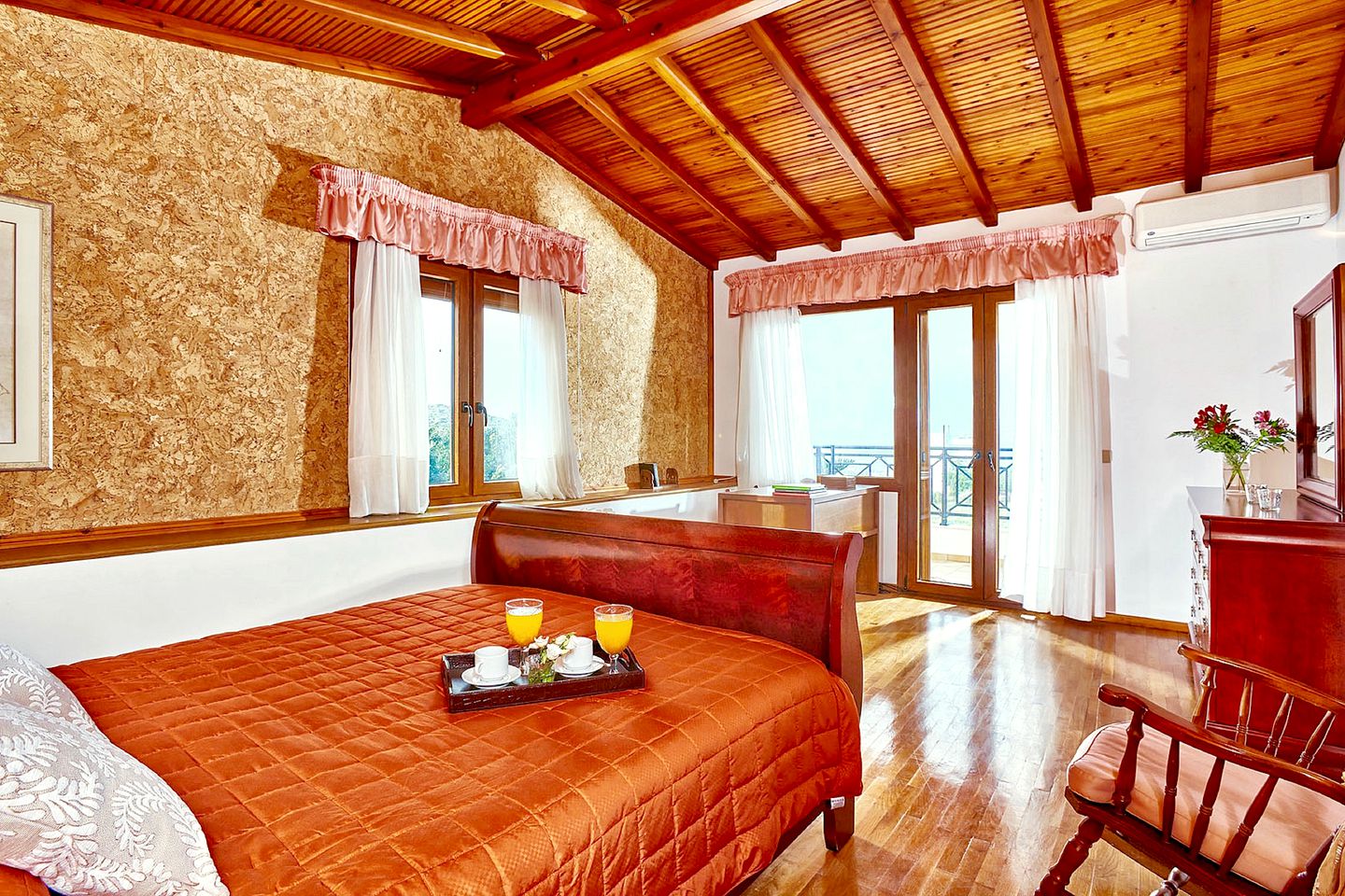 Beautiful Greek Villa, Perfect for a Mediterranean Holiday