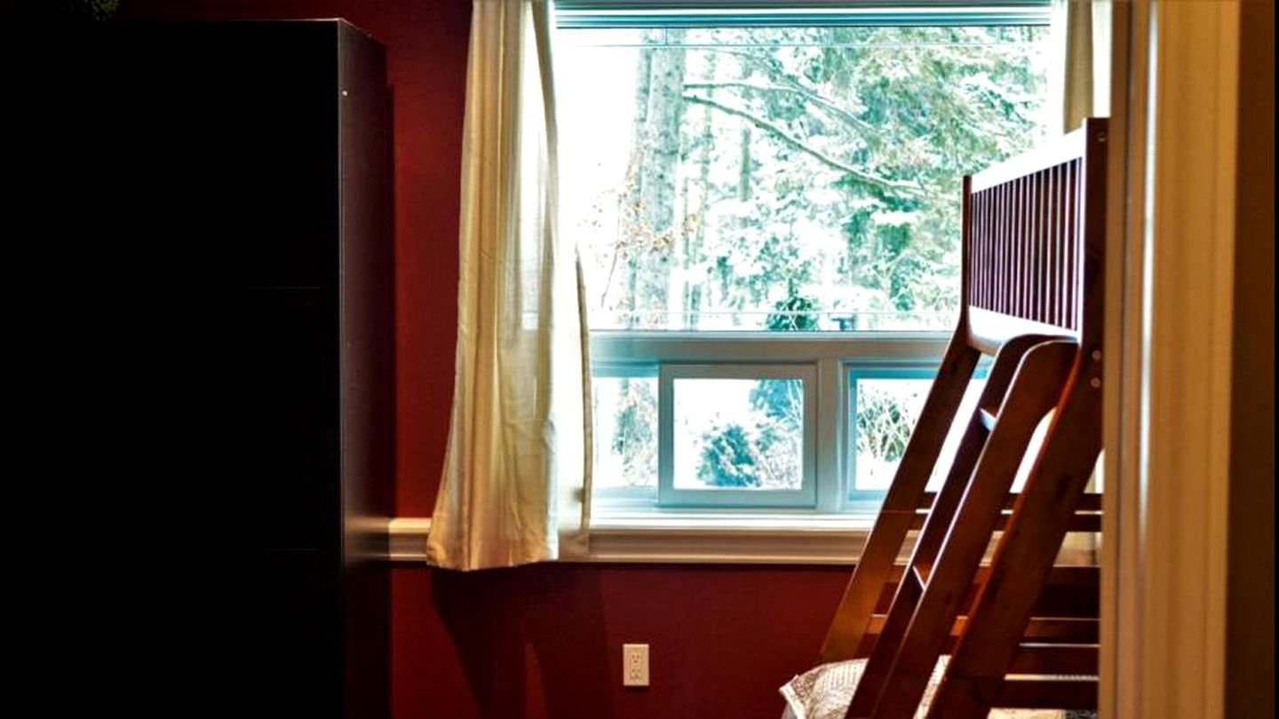 Luxurious Lakefront Vacation Rental for Large Groups near Port Perry in Ontario