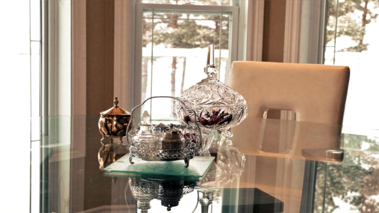 Luxurious Lakefront Vacation Rental for Large Groups near Port Perry in Ontario