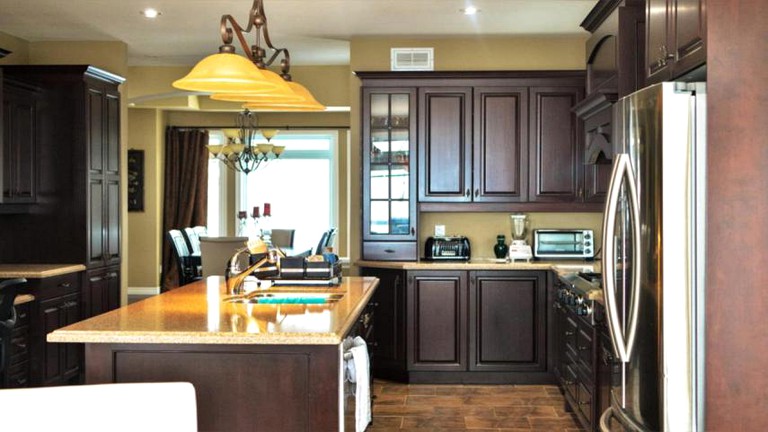 Villas (Janetville, Ontario, Canada)