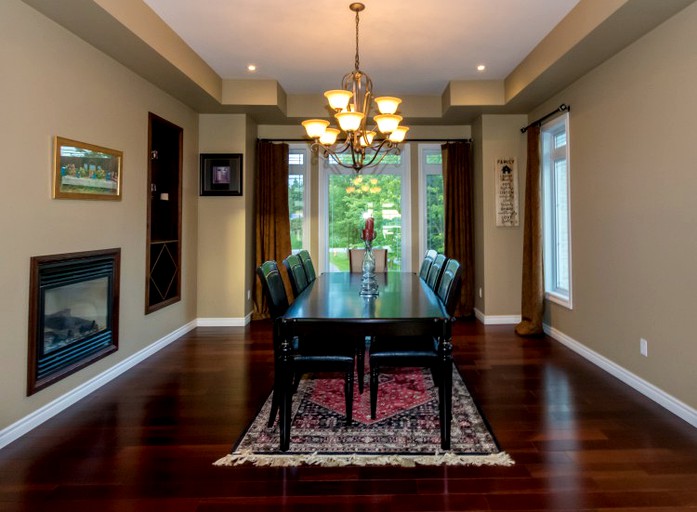 Villas (Janetville, Ontario, Canada)