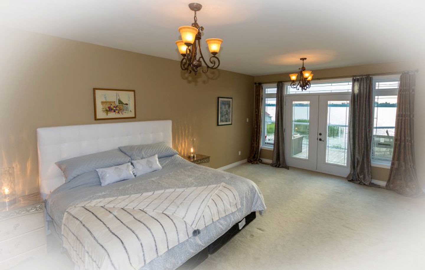 Luxurious Lakefront Vacation Rental for Large Groups near Port Perry in Ontario