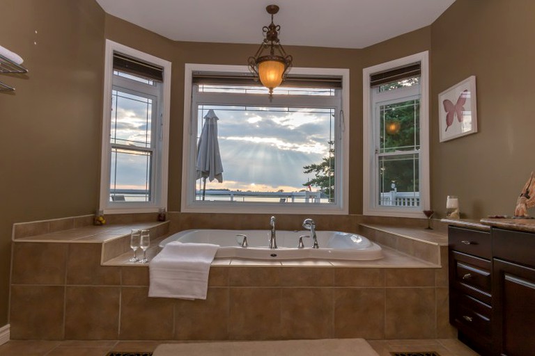 Villas (Janetville, Ontario, Canada)