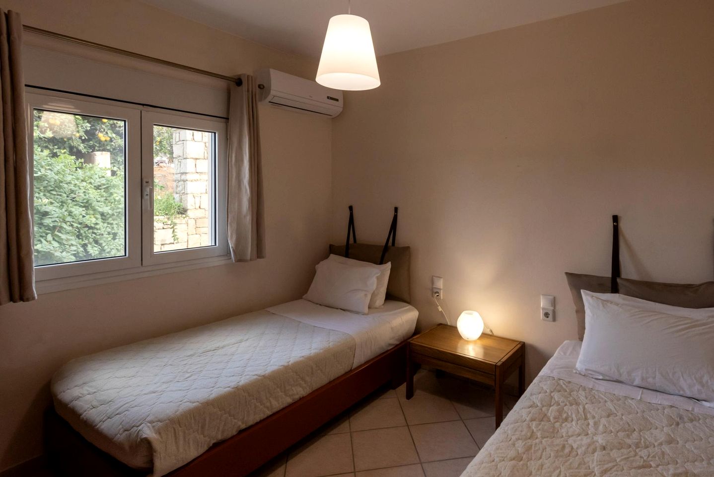 Charming Villa with Private Pool and Mountain Views near Beaches in Achlade, Rethymno