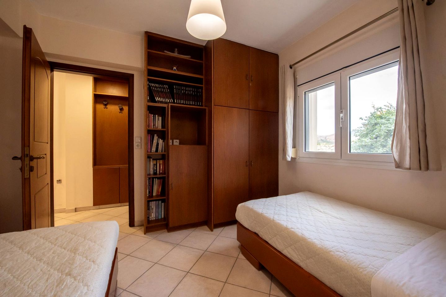 Charming Villa with Private Pool and Mountain Views near Beaches in Achlade, Rethymno