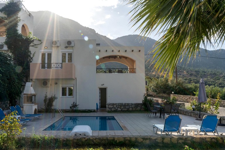 Vacation Rentals (Greece, --, --)
