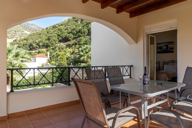 Vacation Rentals (Greece, --, --)