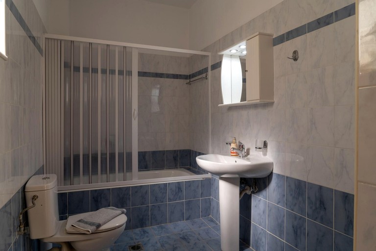 Vacation Rentals (Greece, --, --)