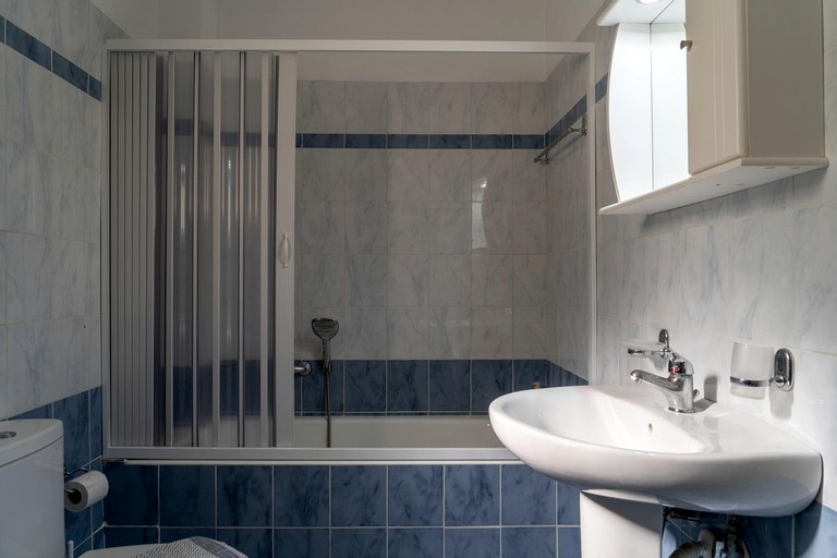 Vacation Rentals (Greece, --, --)