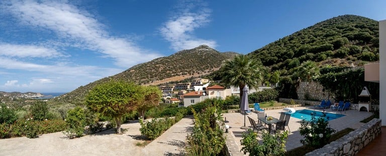 Vacation Rentals (Greece, --, --)