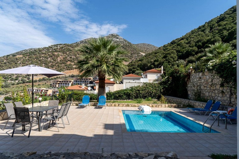 Vacation Rentals (Greece, --, --)