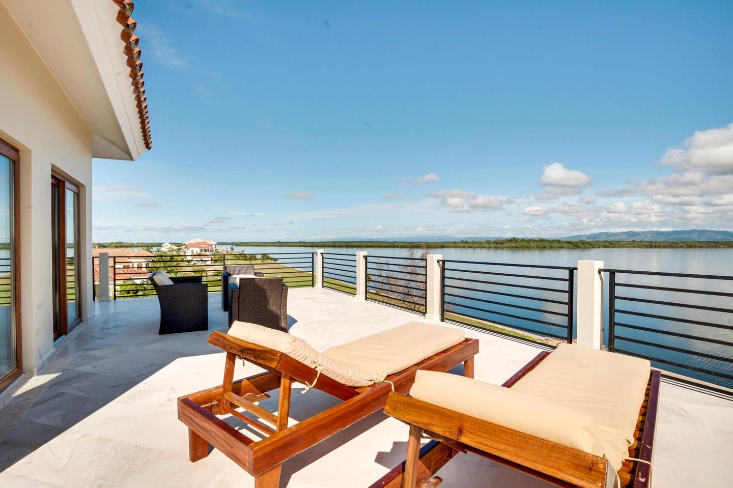 Incredible Beach House with Swimming Pool in Belize City, Belize District