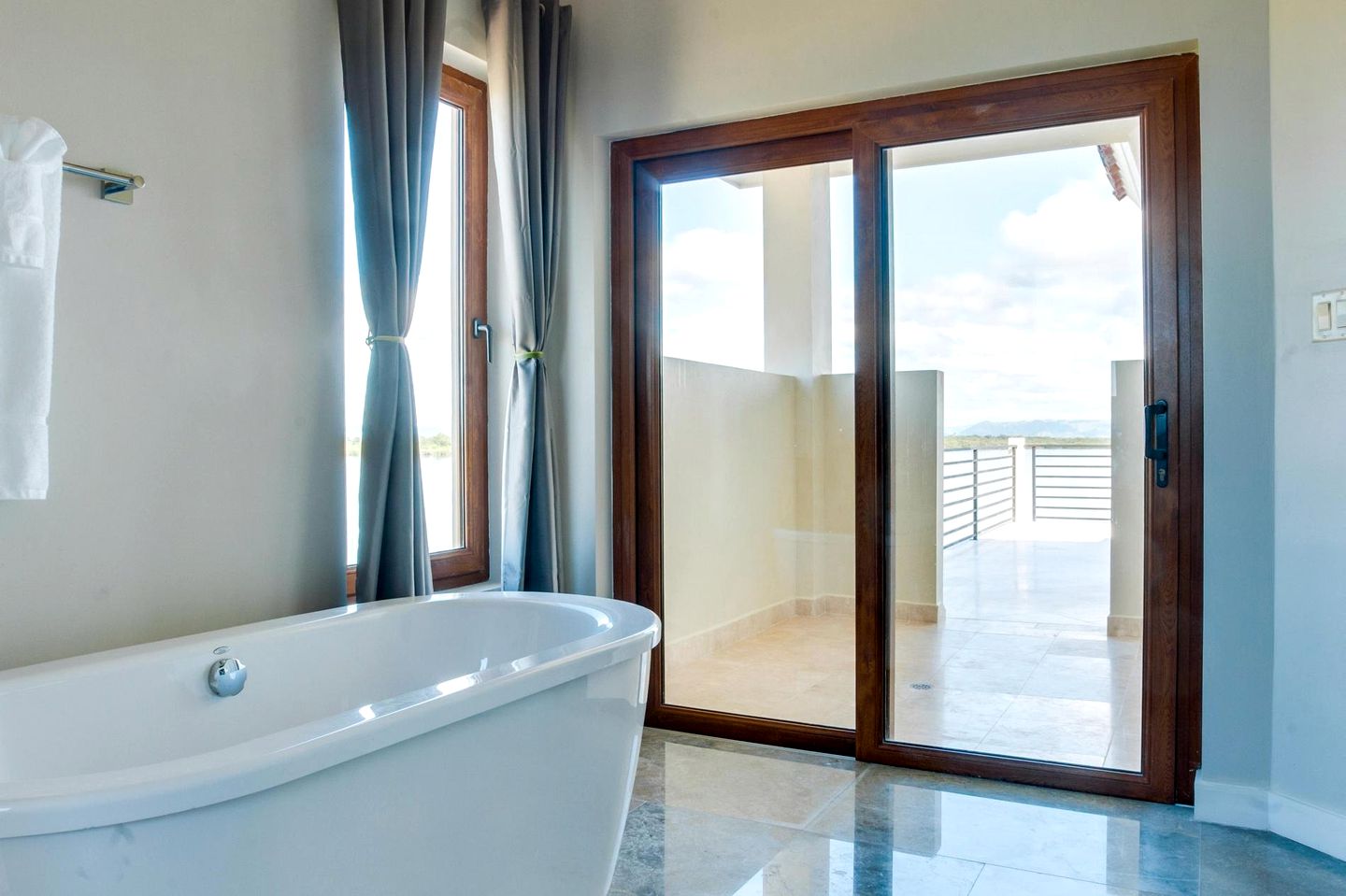Incredible Beach House with Swimming Pool in Belize City, Belize District