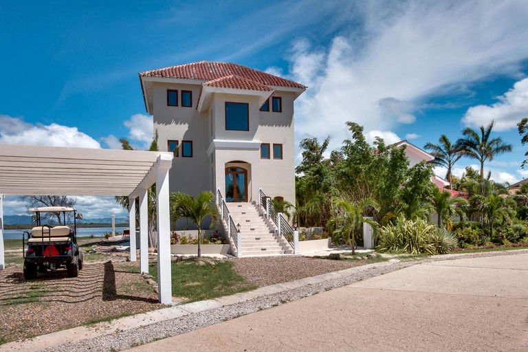 Beach Houses (Belize, Belize City, Belize District)