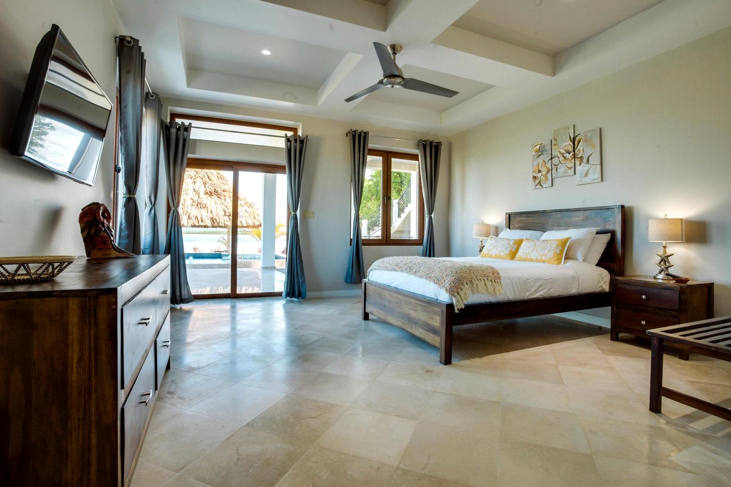Incredible Beach House with Swimming Pool in Belize City, Belize District