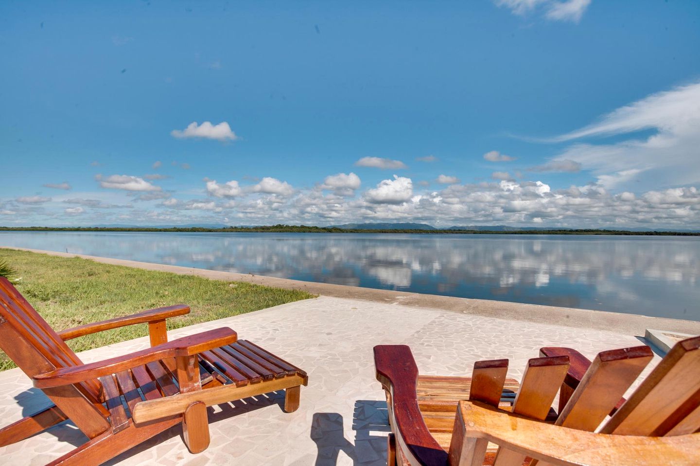 Incredible Beach House with Swimming Pool in Belize City, Belize District