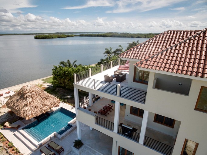 Beach Houses (Belize, Belize City, Belize District)