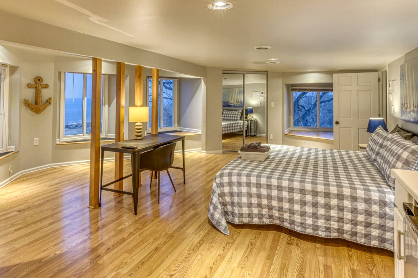 Lakeside Villa with a Hot Tub and Amazing Views on Lake Michigan, Indiana