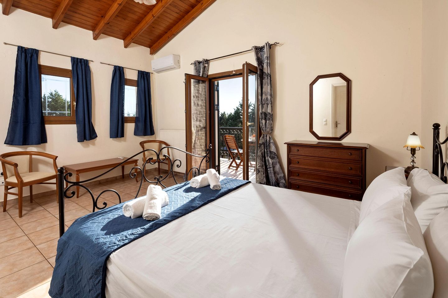 Elegant Family Villa with Private Pool near Halikounas Beach, Corfu
